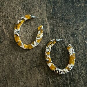 Oval acetate hoops